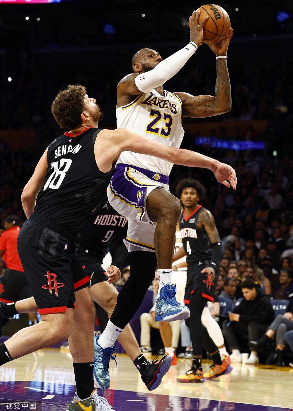 米兰踢球 米兰踢球