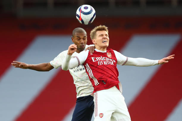 现代足球早 现代足球早