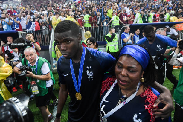 记者：帕尔马考虑签米兰前锋科隆博，同时询问小西蒙尼的情况.